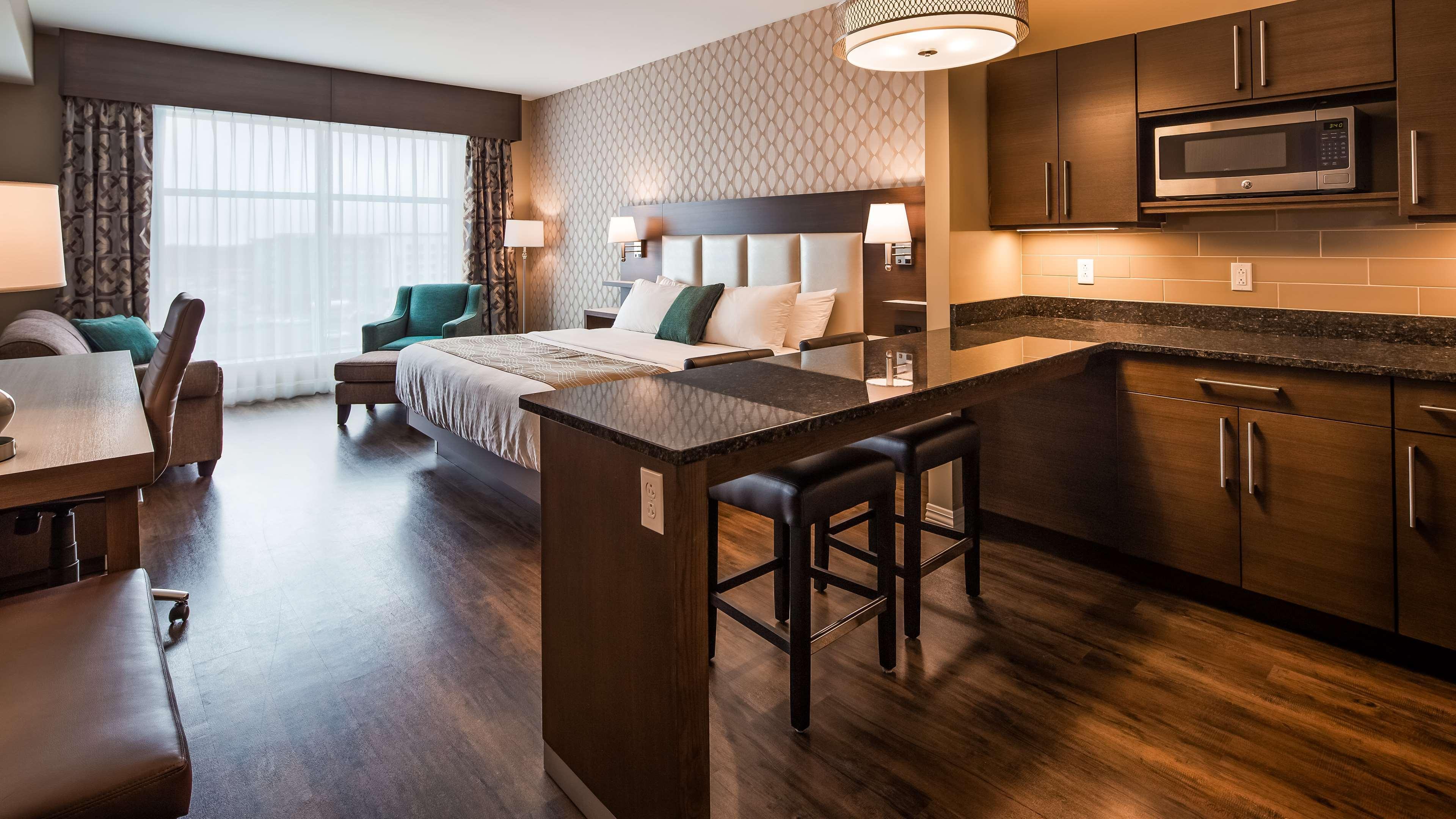 Best Western Plus St. John'S Airport Hotel And Suites Екстер'єр фото