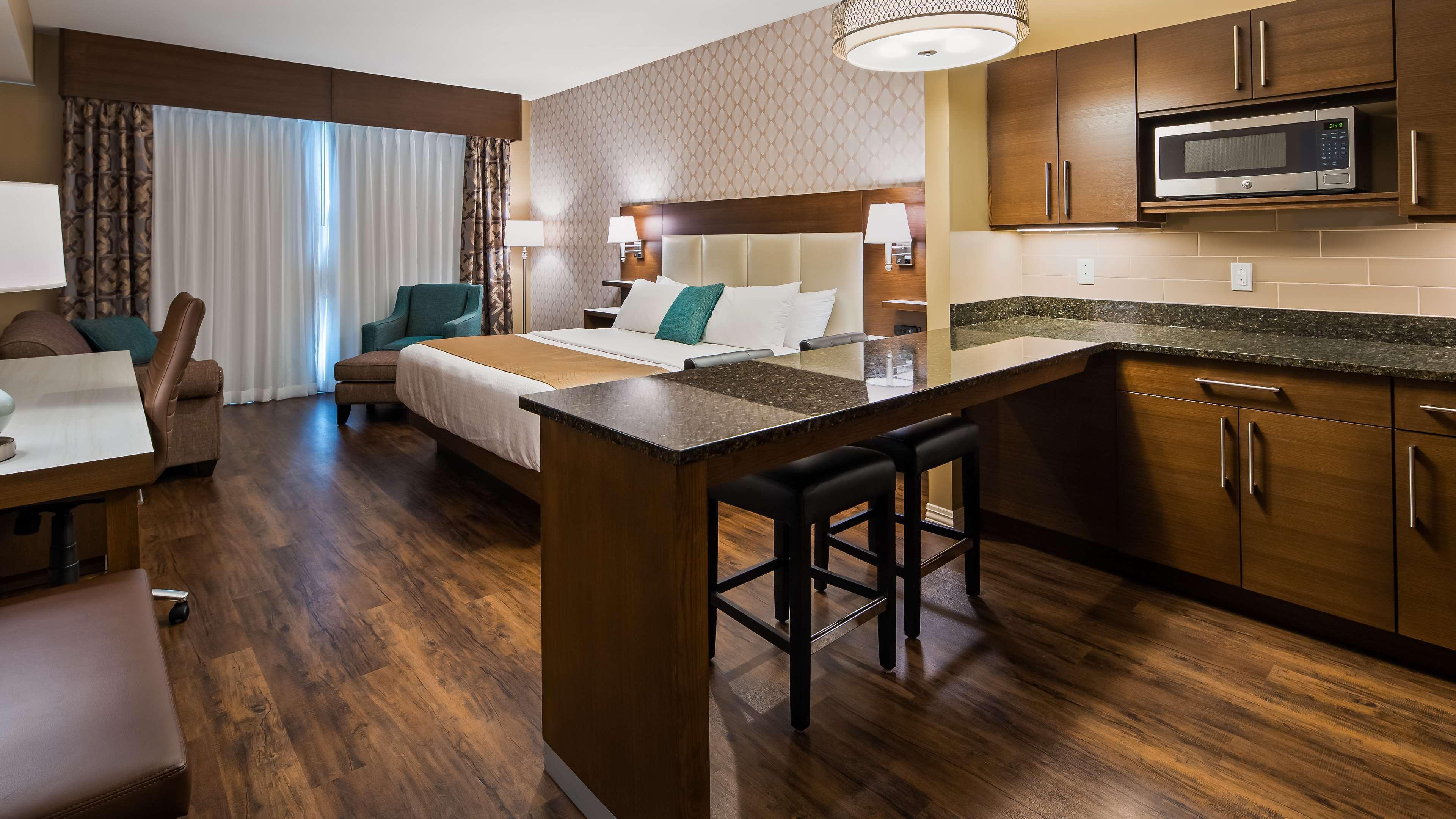 Best Western Plus St. John'S Airport Hotel And Suites Екстер'єр фото