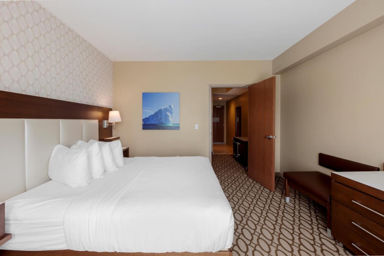 Best Western Plus St. John'S Airport Hotel And Suites Екстер'єр фото