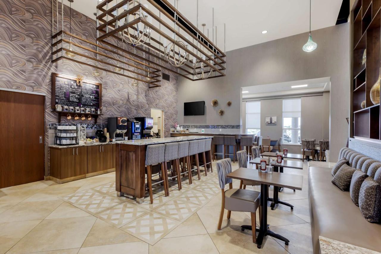 Best Western Plus St. John'S Airport Hotel And Suites Екстер'єр фото