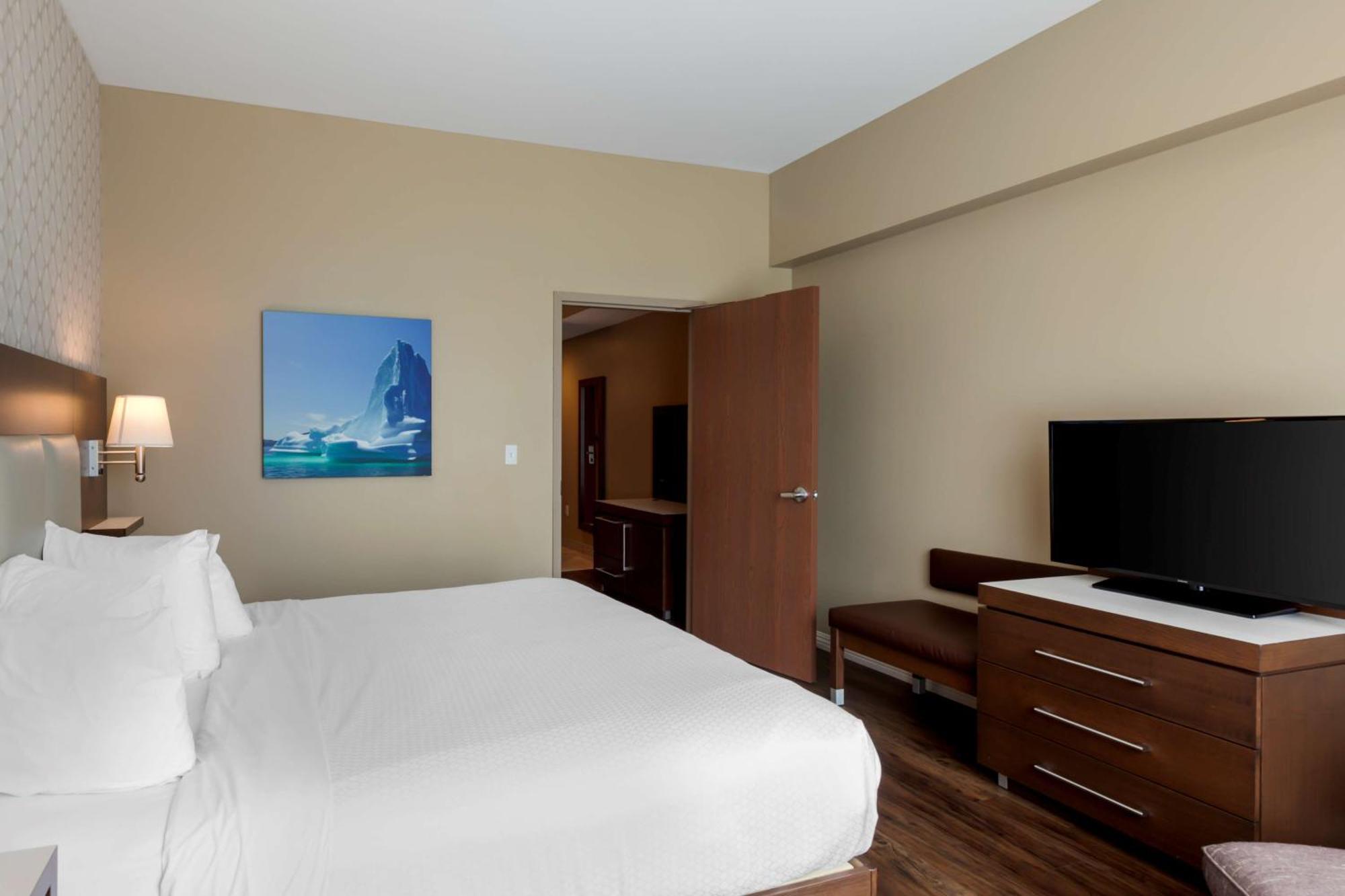 Best Western Plus St. John'S Airport Hotel And Suites Екстер'єр фото