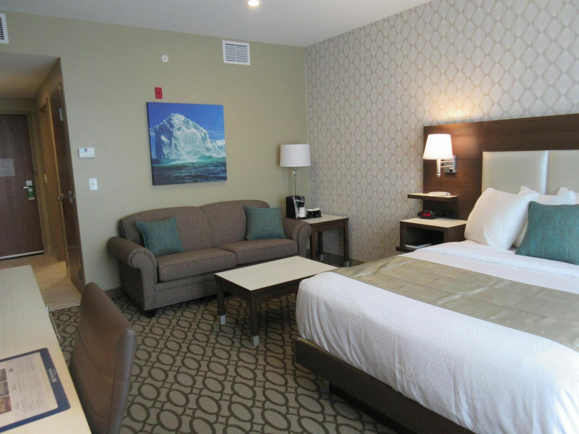 Best Western Plus St. John'S Airport Hotel And Suites Екстер'єр фото